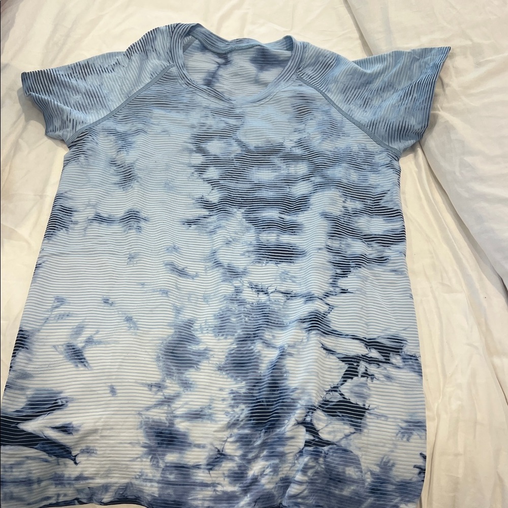 lululemon athletica Blue Tie-Dye Short Sleeve Tee